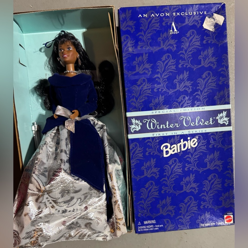 Vintage 1995 Avon/Barbie Winter Velvet Collectable